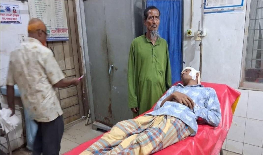 পতাকা লাগানো নিয়ে আর্জেন্টিনা সমর্থককে পেটালেন ব্রাজিল সমর্থ...